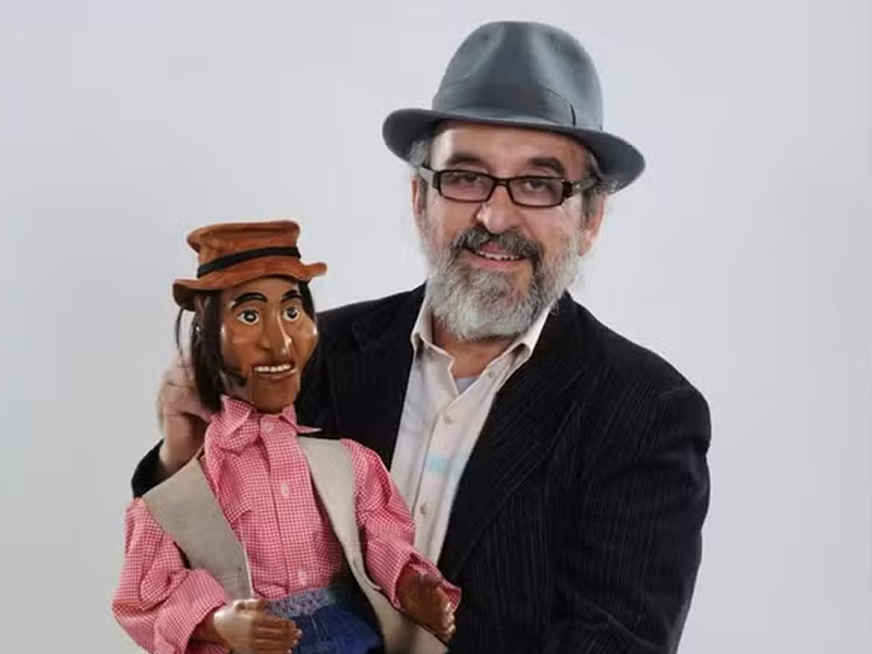 Morre Augusto Bonequeiro, mestre do teatro de bonecos e humorista, aos 74 anos