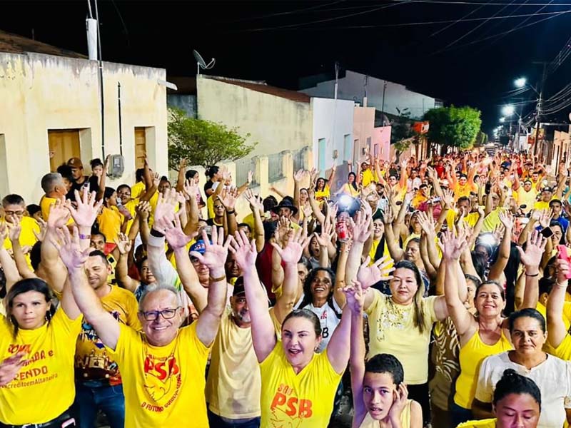 Após duas vitórias no TRE-CE, prefeita Késia é recebida com mega arrastão em Altaneira