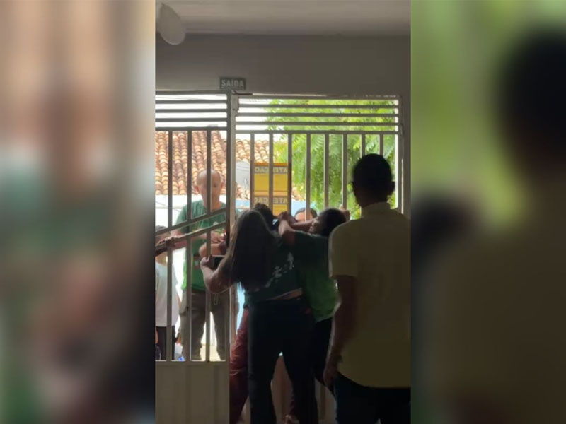 Vídeo: Conselheira de educação fala sobre confusão com secretário durante aplicação do Spaece, em Altaneira