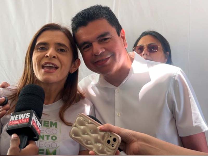 Vídeo: Estudante do triangulo Crajubar recebem 6 mil tablets do Governo do Ceará