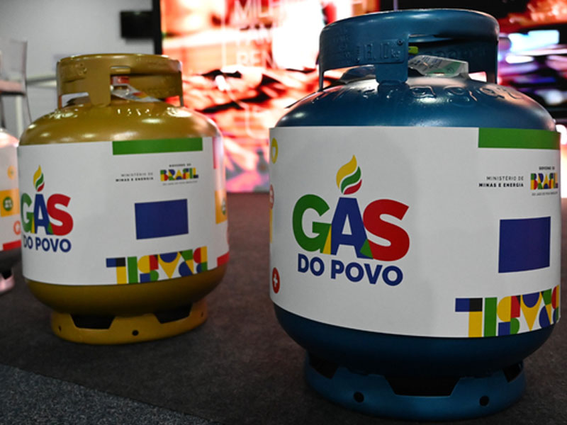 Gás do Povo inicia recarga gratuita de botijões; 1 milhão de famílias serão atendidas na primeira etapa