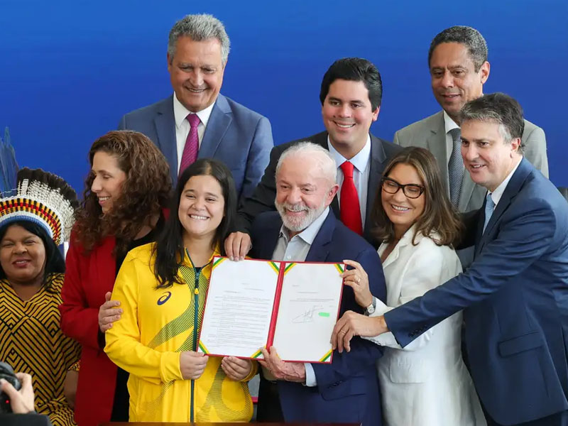 Lula envia ao Congresso projetos para criar a Universidade Federal Indígena e a Universidade Federal do Esporte; unidades devem começar a funcionar em 2027