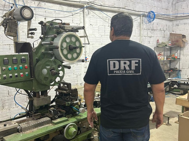 PCCE desarticula fábrica clandestina de cigarros em Tianguá; 10 estrangeiros são autuados na ofensiva