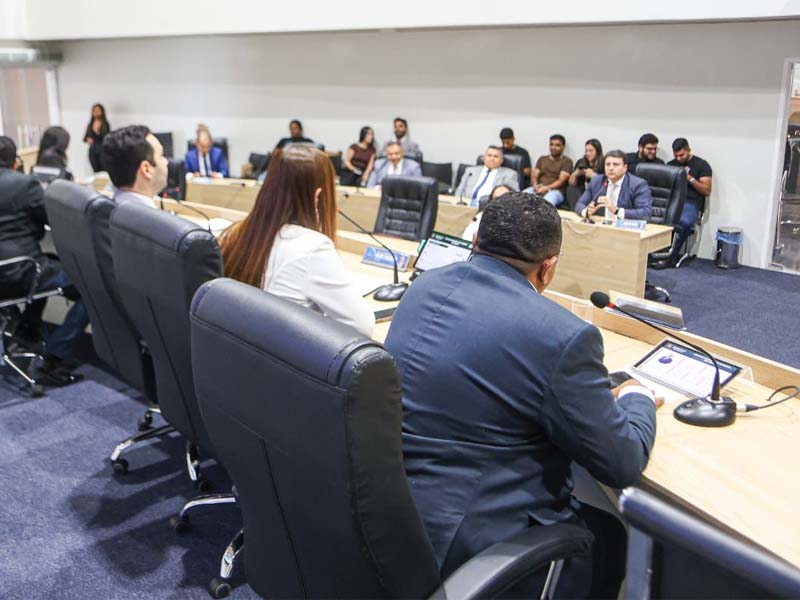 Câmara de Juazeiro do Norte aprova projeto que institui o programa “Abordagem Segura” para capacitar agentes sobre o autismo