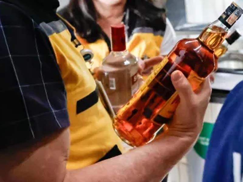 Dois homens morrem após ingerirem bebida alcoólica e passarem mal no Ceará