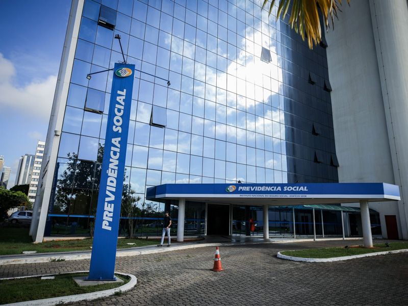 Justiça libera R$ 2,3 bilhões em atrasados do INSS para mais de 150 mil beneficiários; veja como consultar