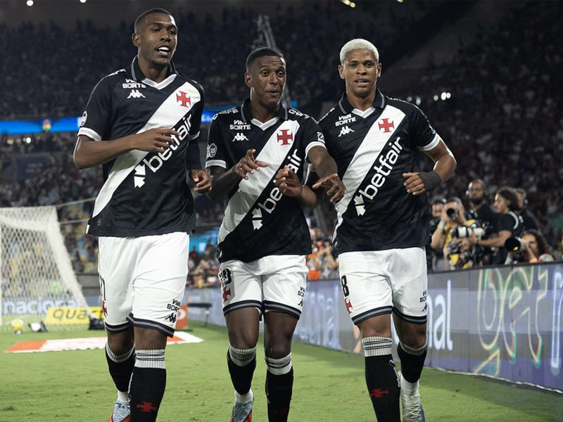 Corinthians e Vasco brilham nos pênaltis, eliminam rivais e fazem a final da Copa do Brasil 2025