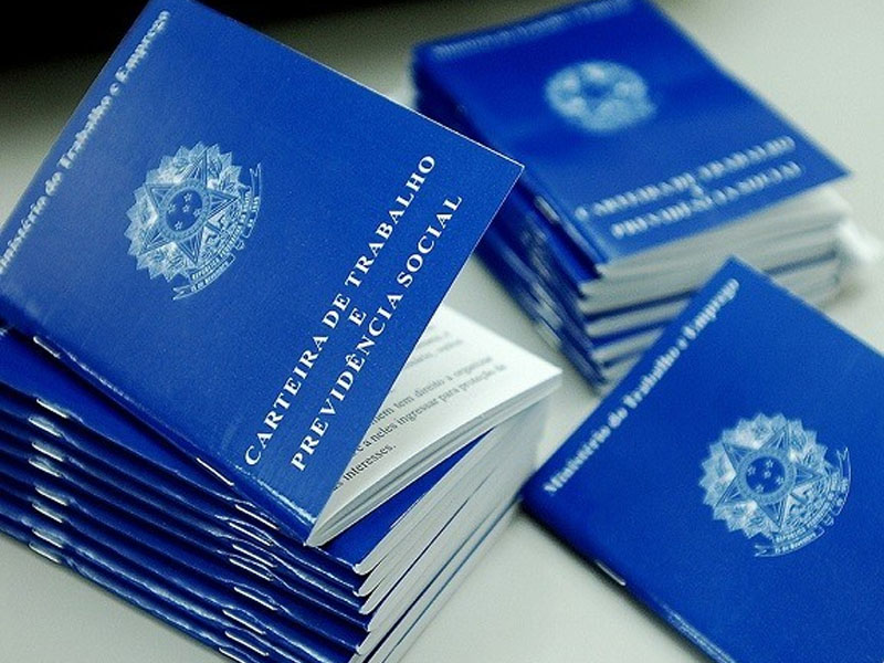 Desemprego atinge menor nível em mais de uma década e país registra recorde de pessoas ocupadas