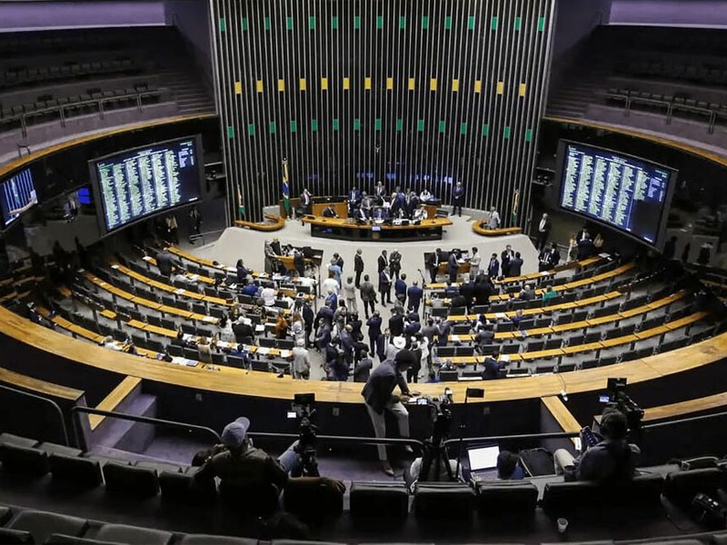 Câmara aprova regras mais rígidas para devedor contumaz; proposta segue para sanção presidencial