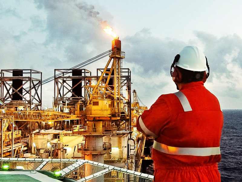 Petroleiros iniciam greve nacional após impasse com a Petrobras e cobram solução para déficits da Petros