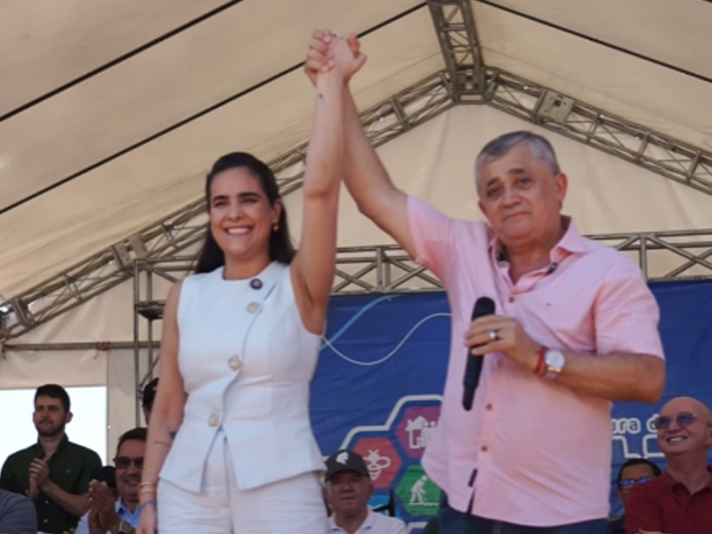 Prefeita Mônica Mariano assina ordem de serviço para nova escola do PAC em Jati