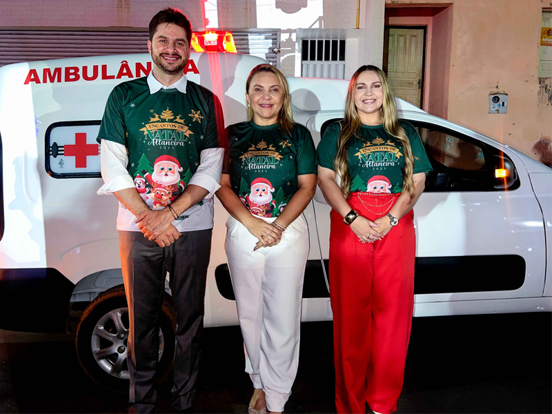 Prefeita Késia e deputado Guilherme Landim entregam novos veículos para Educação e Saúde durante evento de Natal em Altaneira
