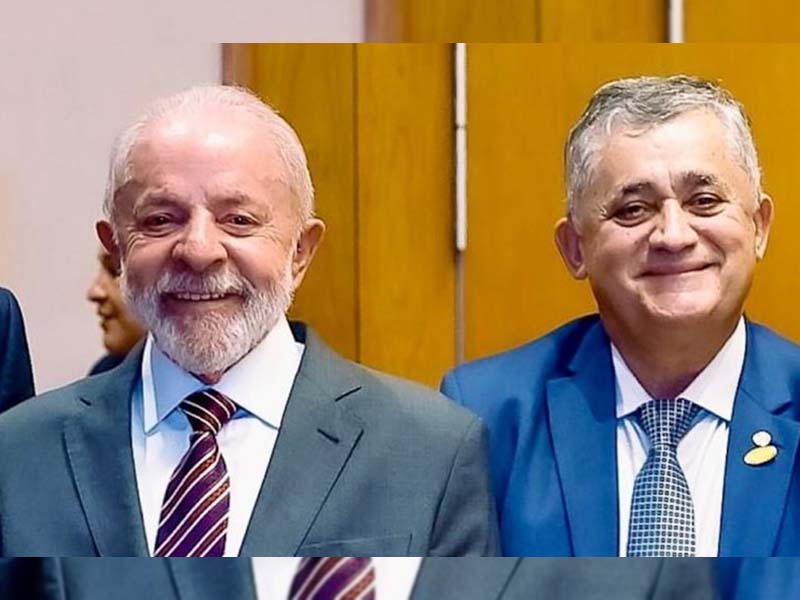 Ao lado de Guimarães, presidente Lula retorna ao Ceará para agenda com professores e inauguração na GM