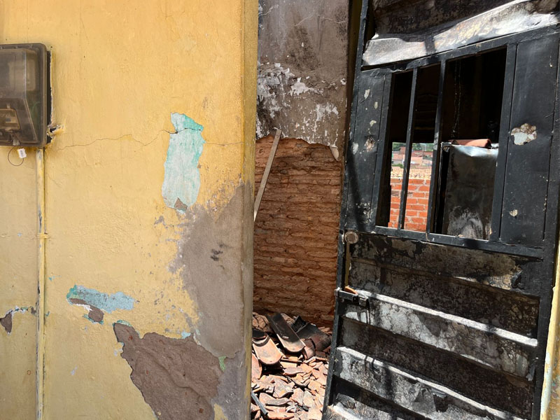 Vídeo: Família perde tudo em incêndio numa casa do Bairro Muriti, em Crato, e pede ajuda para reformar imóvel