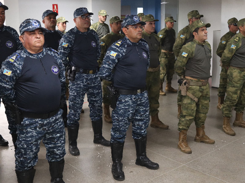 Juazeiro do Norte entrega novos fardamentos e porte funcional ao Grupamento Ambiental e Grupo Tático Motorizado de Juazeiro