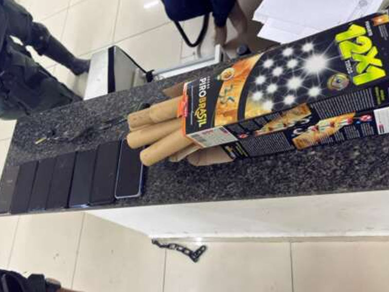 PMCE conduz 13 pessoas por queima de fogos e pichações em alusão a grupo criminoso