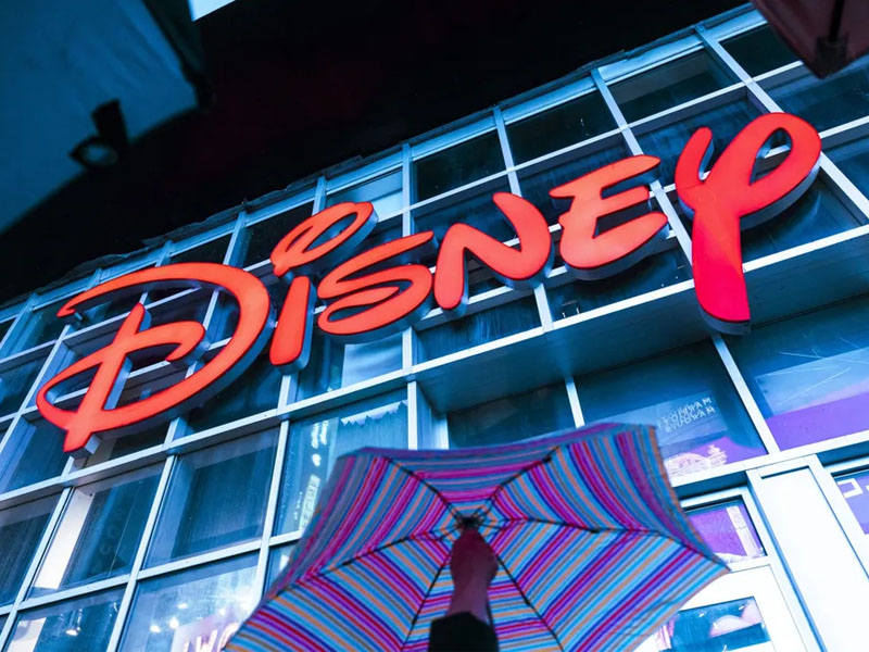 Disney investe US$ 1 bilhão na OpenAI e libera mais de 200 personagens para vídeos com IA