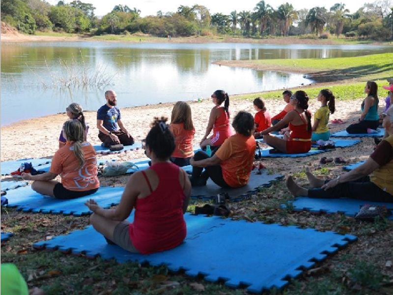 Domingo de esporte e lazer terá aulão de yoga no Parque das Timbaúbas neste domingo, 25