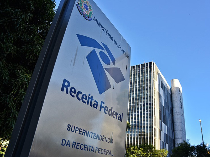 Receita nega aumento de imposto para professores com novo piso