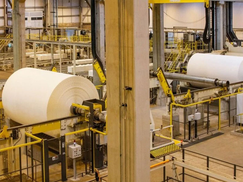 Juros elevados dificultam acesso ao crédito para 80% das indústrias, aponta CNI