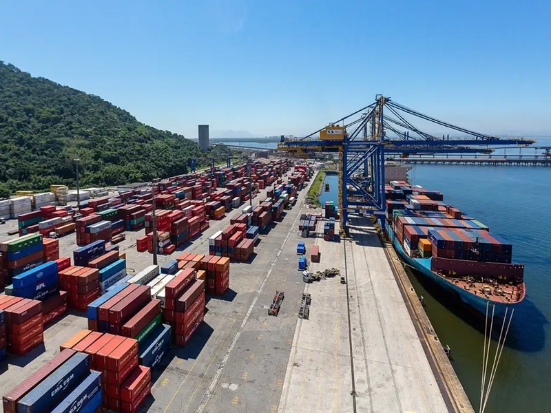 Brasil mantém superávit comercial em 2025, mas saldo fica abaixo do registrado em 2024