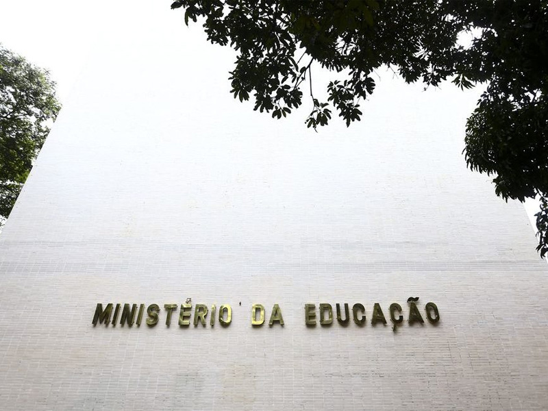 Governo recompõe orçamento para educação e ciência