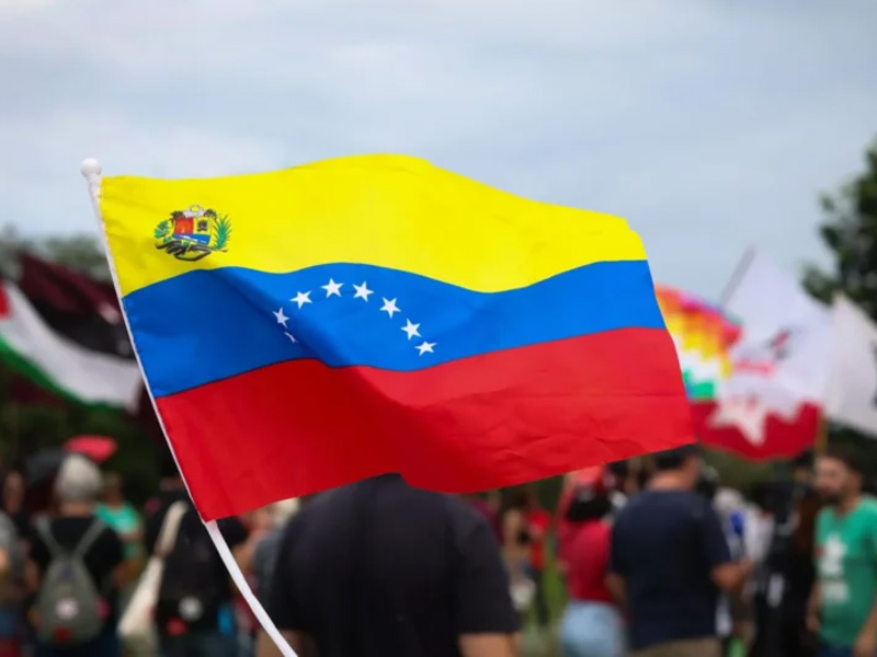 Venezuela ordena que polícia prenda apoiadores e envolvidos em ação dos EUA