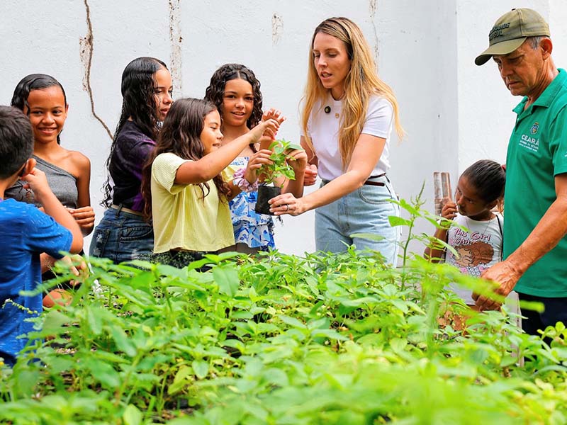 Jade Romero acompanha Colônia de Férias da Proteção Social