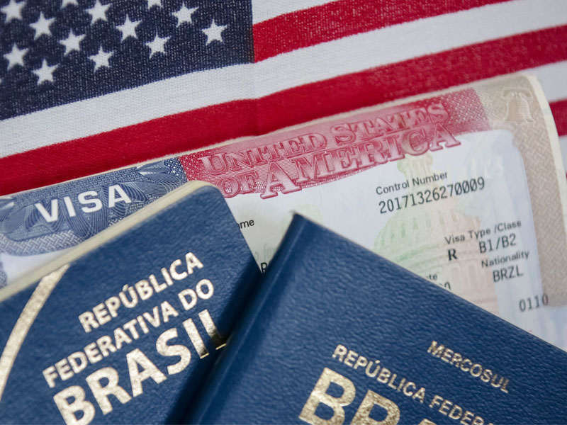 EUA suspendem vistos de imigrante para brasileiros e cidadãos de outros 74 países durante governo Trump