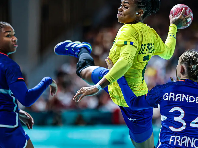 Bruna de Paula concorre ao prêmio de melhor atleta de handebol de 2025