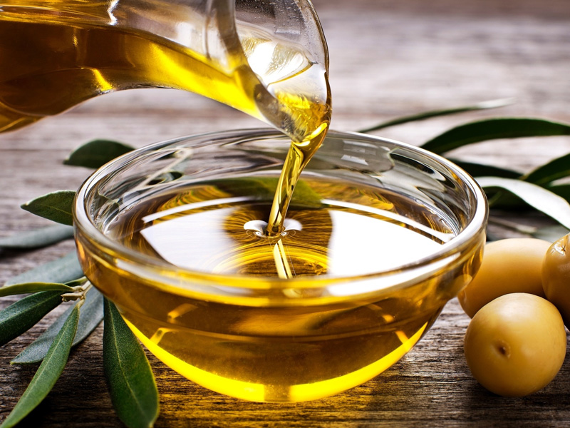 Anvisa proíbe azeite por origem desconhecida e impõe restrições a doce de leite e sal grosso