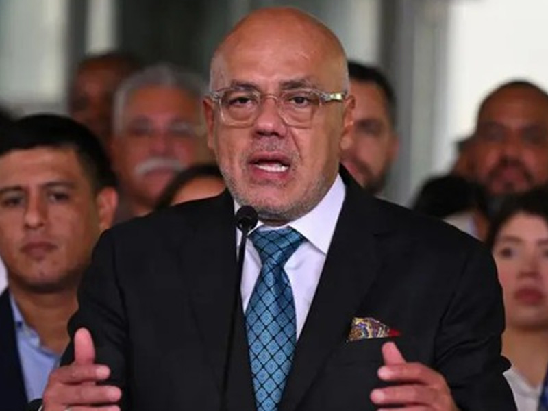 Líder chavista anuncia libertação de prisioneiros na Venezuela e agradece a Lula