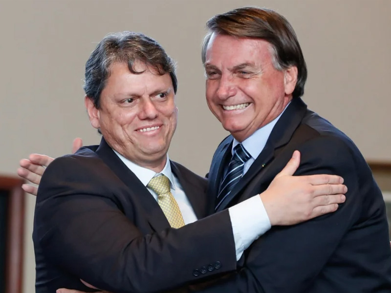 Bolsonaro pede para receber visita de Tarcísio na Papudinha