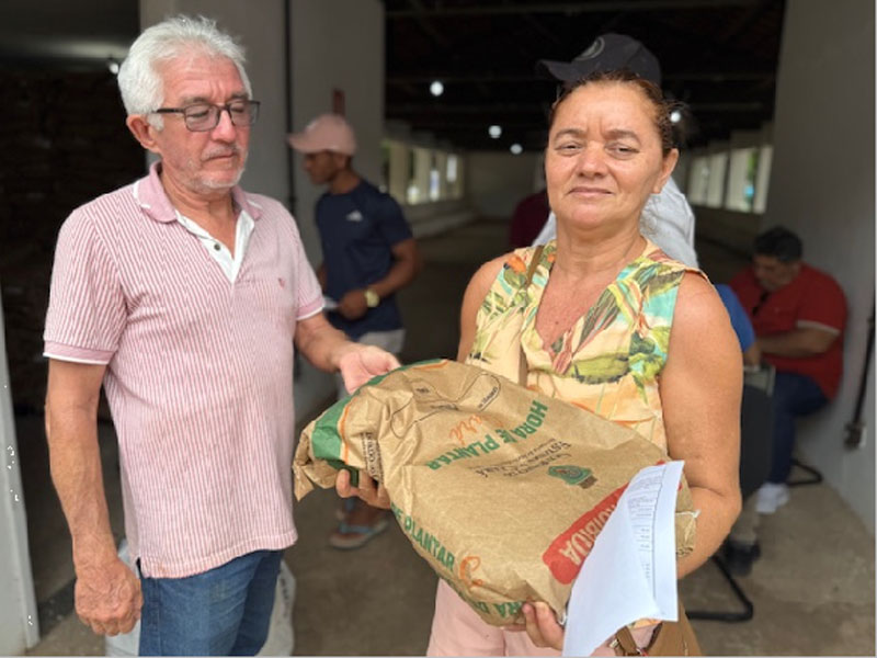 Crato é beneficiado com a entrega de 22,2 toneladas de sementes do Hora de Plantar, iniciada nesta terça-feira, 6