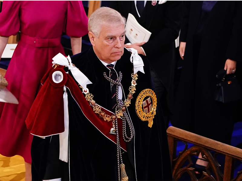 Ex-príncipe Andrew é preso por suspeita de conduta imprópria