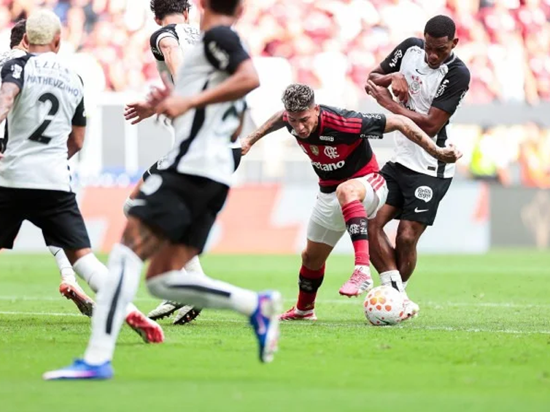 Corinthians vence Flamengo e conquista o bicampeonato da Supercopa Rei