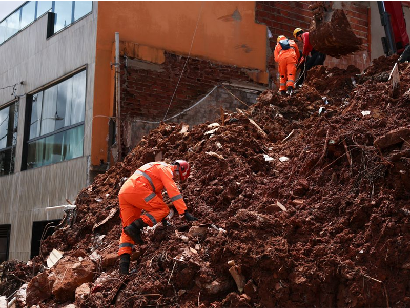 Número de mortes causadas pelas chuvas em Minas sobe para 59