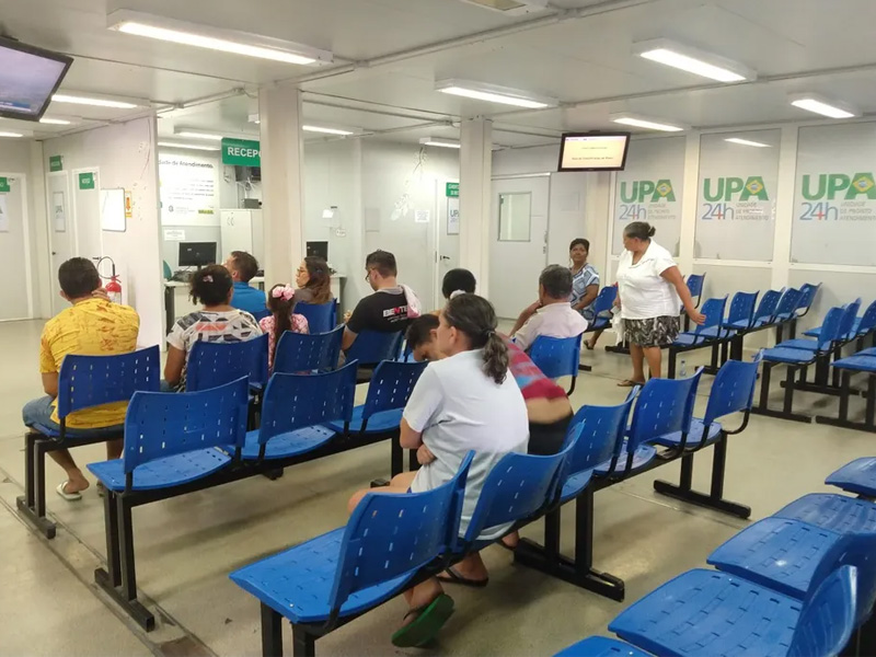 Mulher é presa suspeita de agredir filho com panela de pressão e causar danos em UPA no Cariri