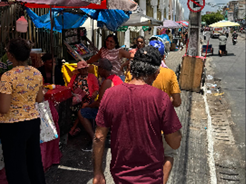 🔴 AO VIVO: comerciantes reclamam de ordem para retirar barracas ao lado da Basílica de Nossa Senhora das Dores no encerramento da Romaria das Candeias