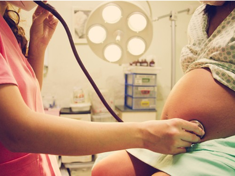 Índices de gravidez na adolescência recuam quase 40% no Ceará