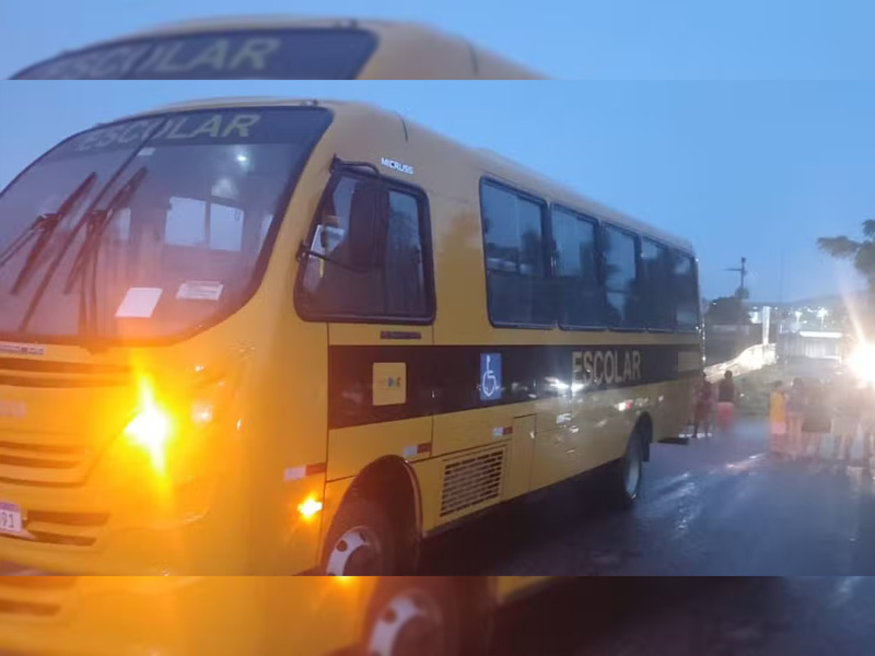 Falha em ônibus escolar provoca morte de criança de 10 anos em Nova Russas