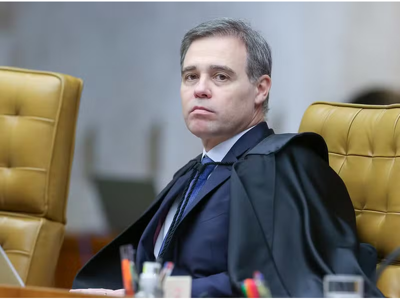 Mendonça autorizou quebra de sigilos de ‘Lulinha’ antes da CPMI do INSS, a pedido da PF