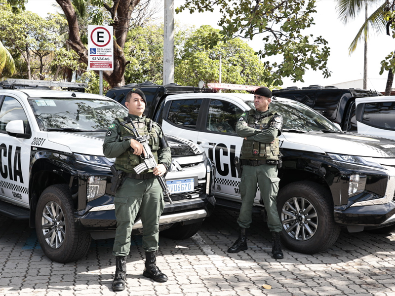 Governo do Ceará concede R$ 102 milhões em gratificações a agentes da segurança pública e entrega novas viaturas com blindagem