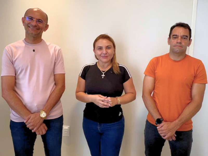 Prefeita Késia anuncia reajuste de 6%; salário dos professores passa a ser R$ 5.541,74