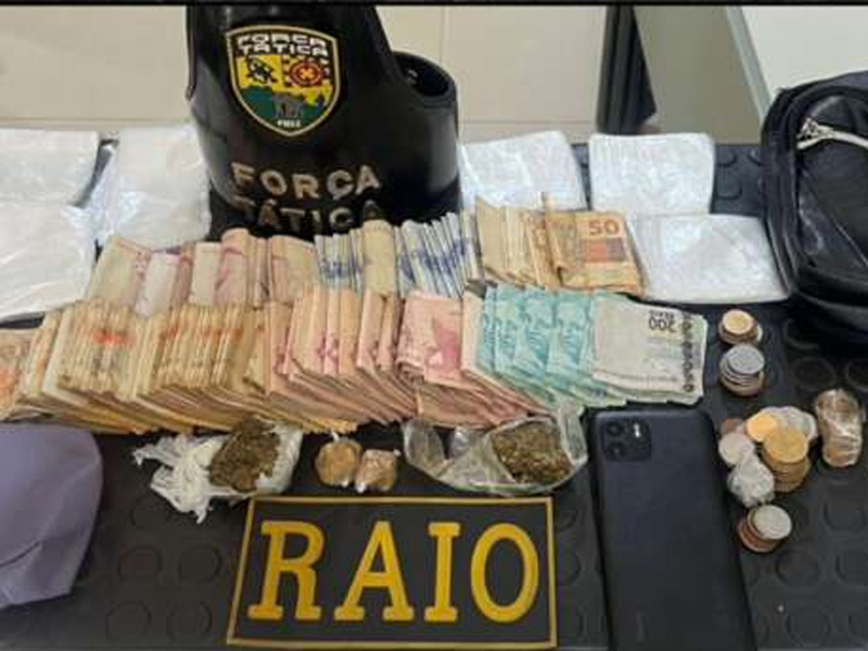 Mulher é presa pela Polícia Militar por tráfico de drogas em Brejo Santo