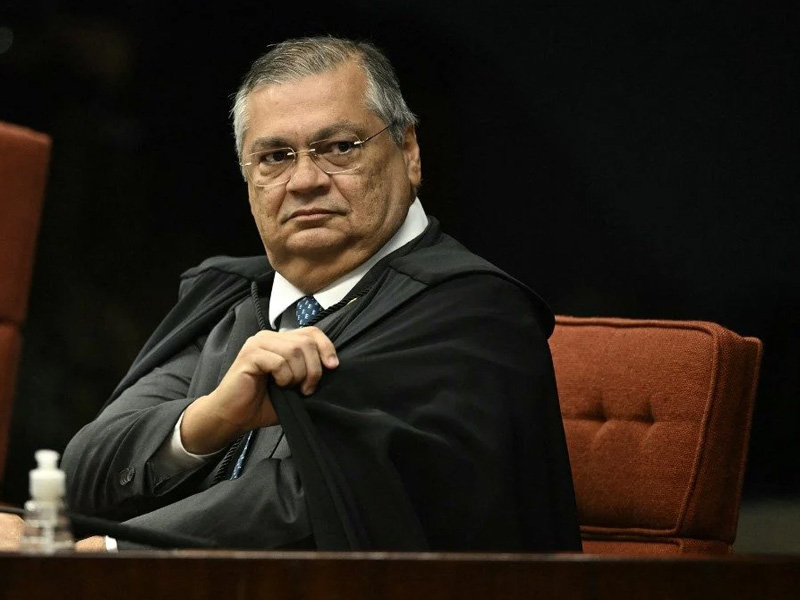 Dino proíbe saques em espécie de emendas parlamentares