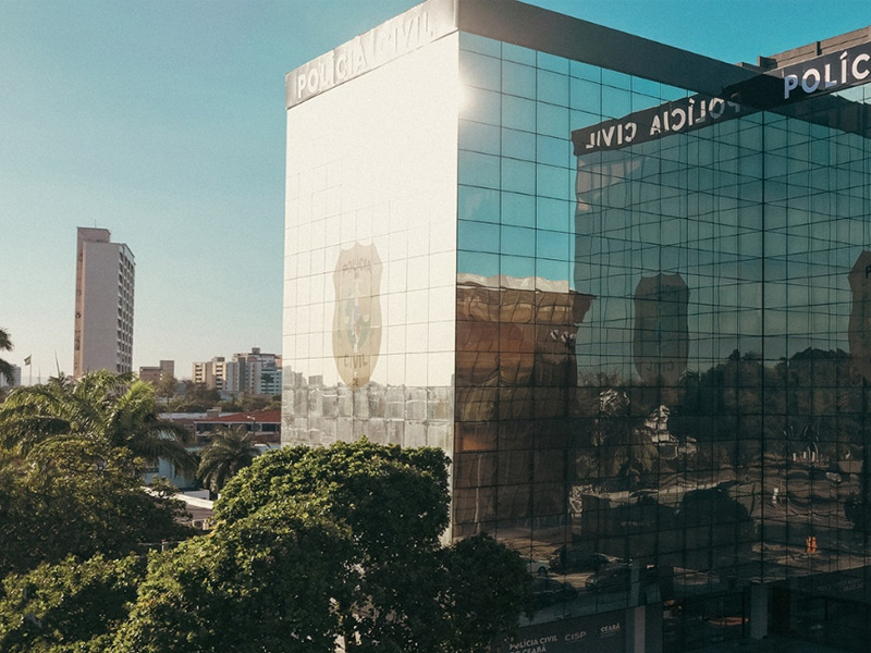Hacker é preso pela PCCE por utilizar IA em fraudes financeiras no Ceará