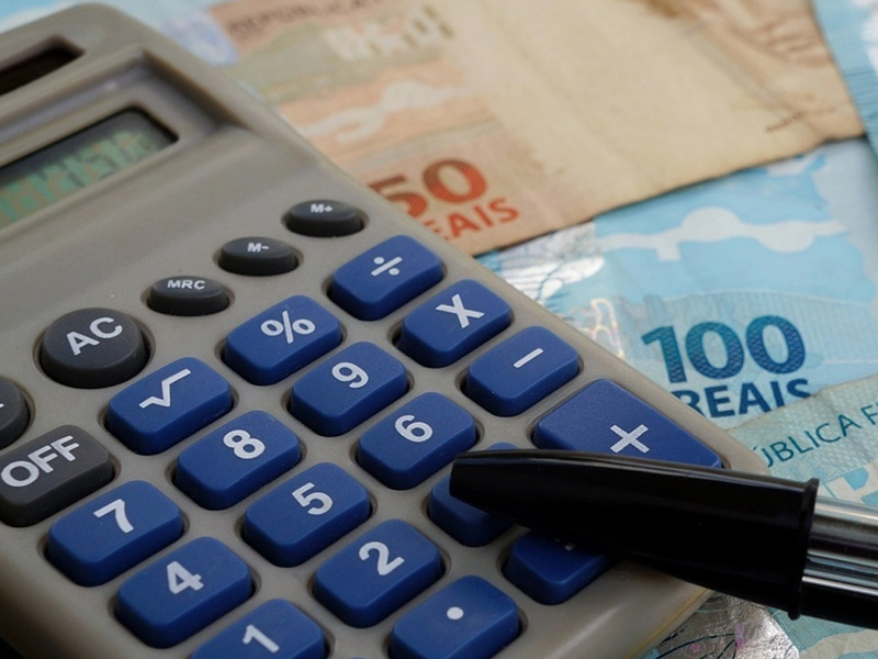 Inflação oficial do Brasil fica em 3,81% em 12 meses, aponta IBGE