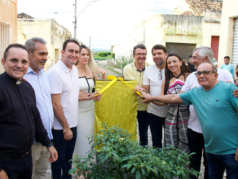 Prefeitura de Missão Velha inaugura Calçadão Antônio Olegário de Jesus e entrega novo espaço de lazer à população
