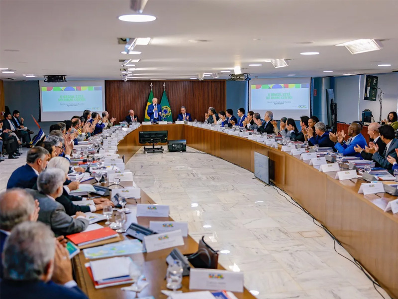 Planalto divulga 14 trocas ministeriais: veja quem sai e quem fica